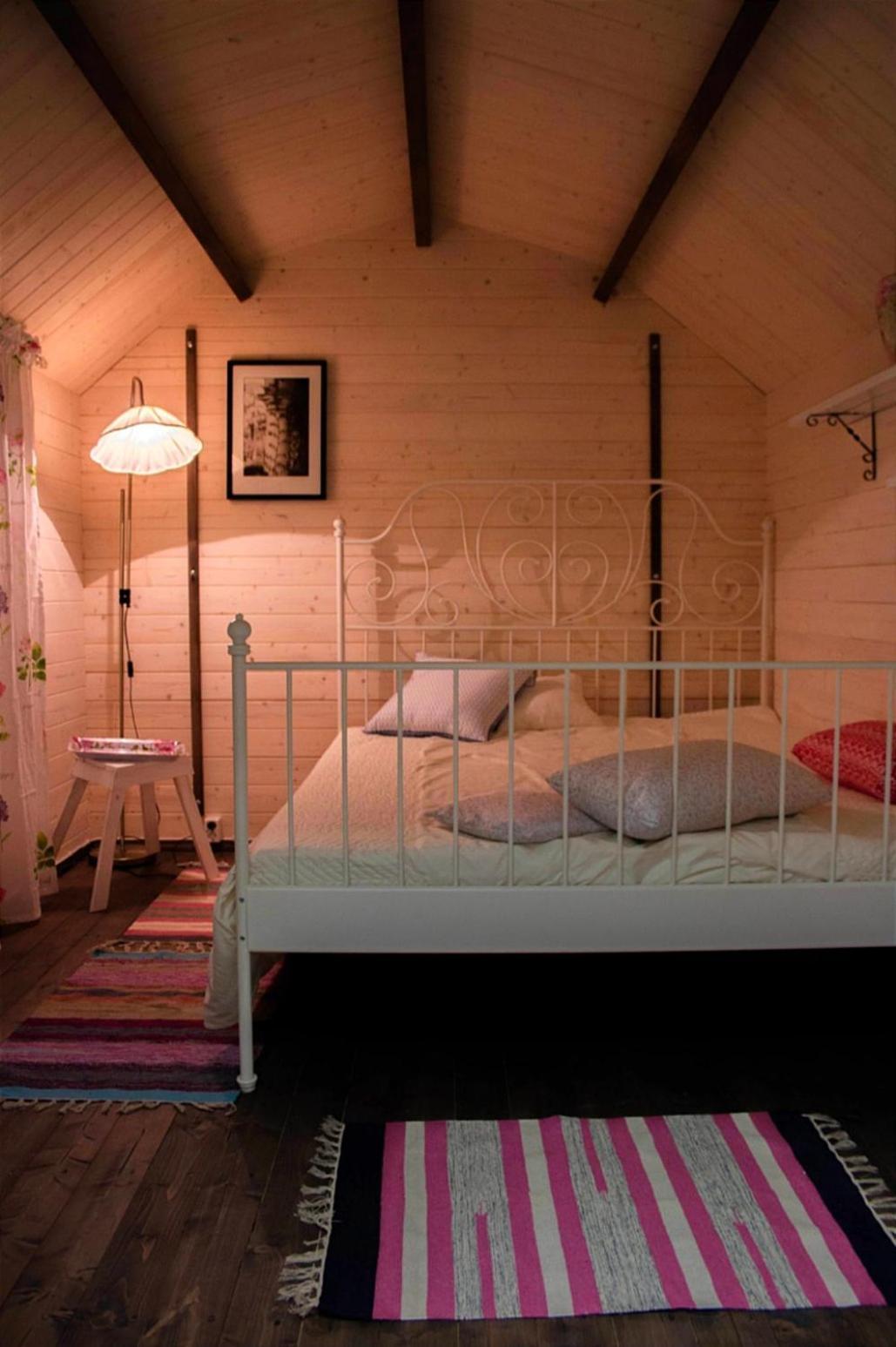 Guesthouse Little Tundra Lahti Bagian luar foto